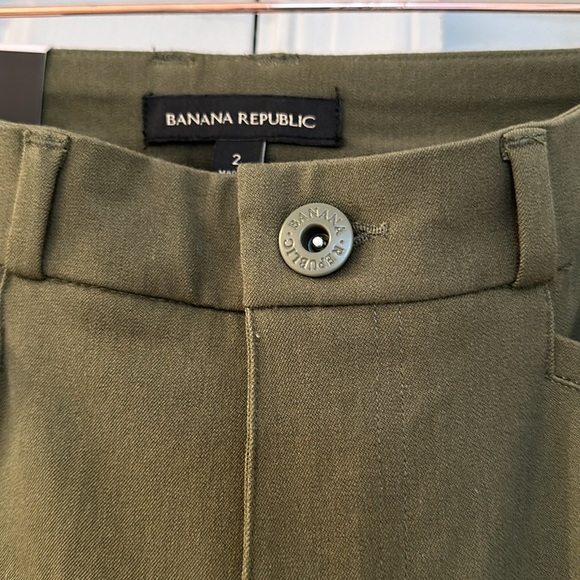 NWT BANANA REPUBLIC SLIM STRAGHT CROPPED PANTS in OLIVE NIGHT (3N4) Color - Picture 7 of 9